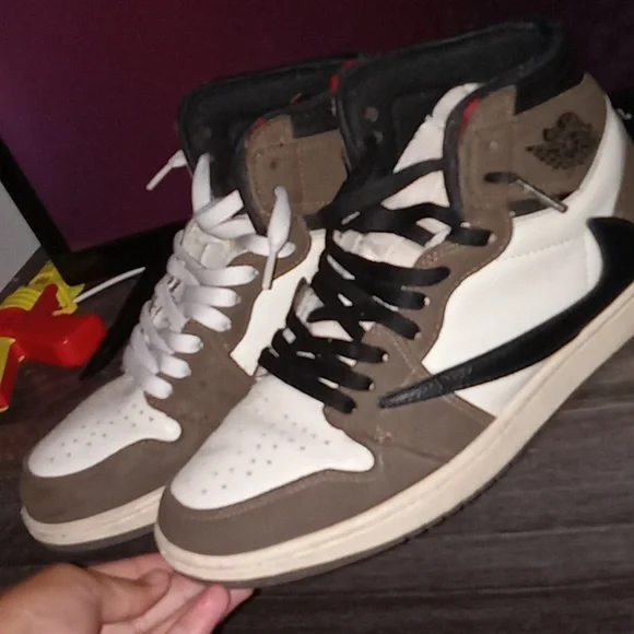 I’m sellin Travis Scott’s Jordan 1 Travis Scott X Air Jordan 1 Low OG  main image 4